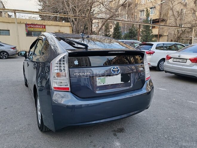 Toyota Prius-6