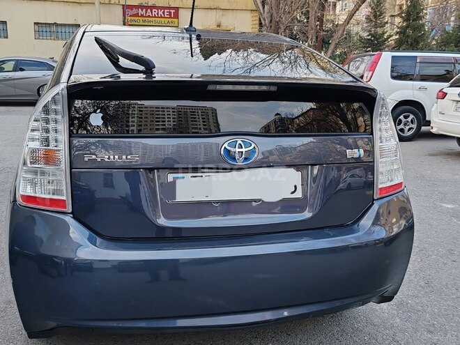 Toyota Prius-5