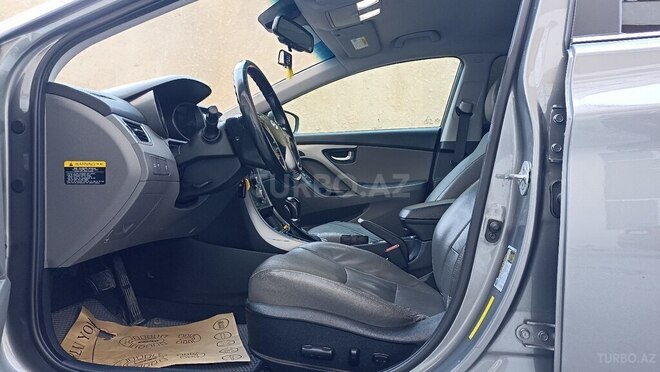 Hyundai Elantra-5
