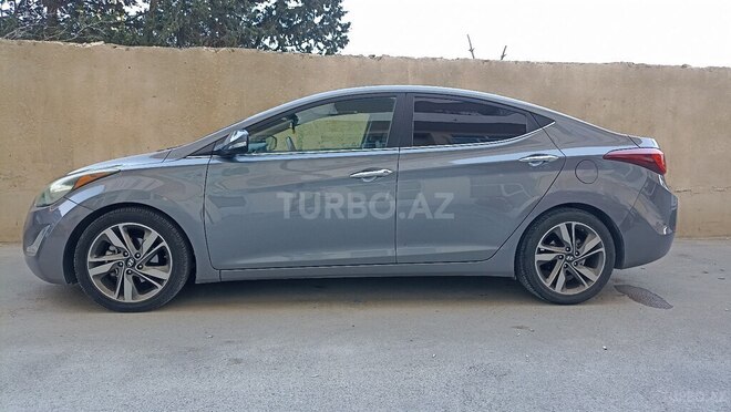 Hyundai Elantra-3