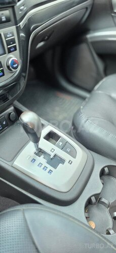 Hyundai Santa Fe-12