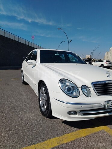 Mercedes E 240-3