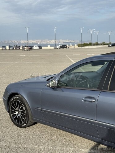 Mercedes E 240-4