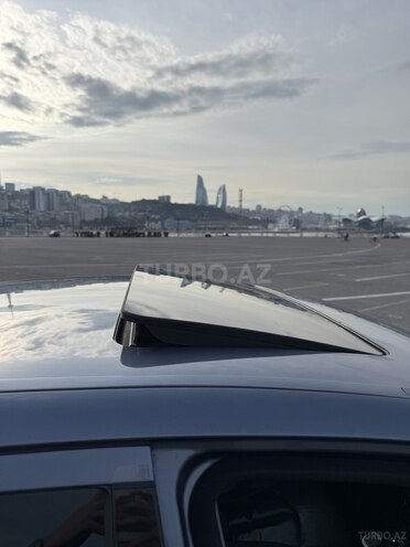 Mercedes E 240-13