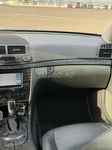 Mercedes E 240-21