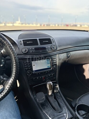 Mercedes E 240-8