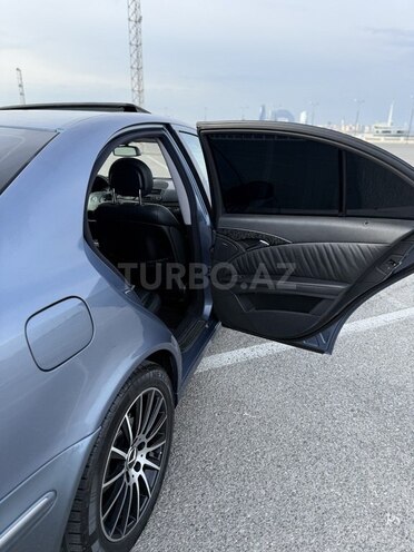 Mercedes E 240-10