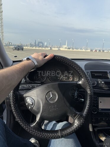 Mercedes E 240-6