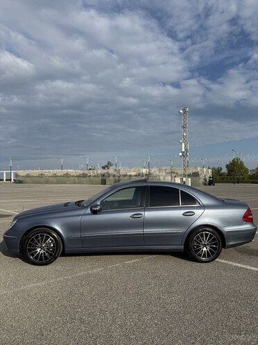 Mercedes E 240-2