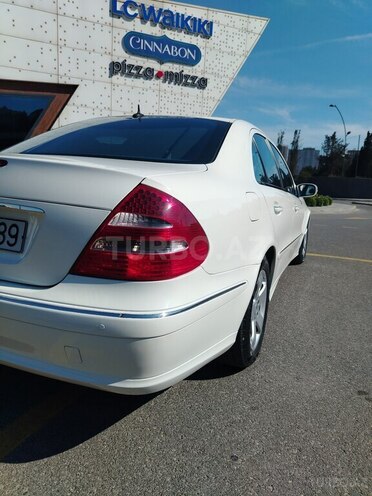 Mercedes E 240-6