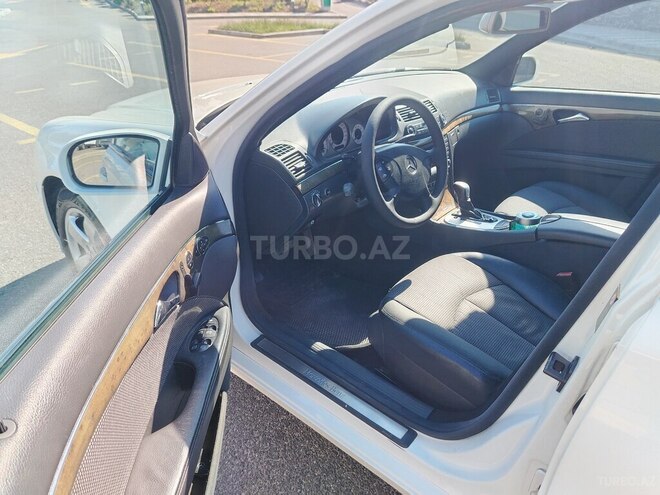 Mercedes E 240-10