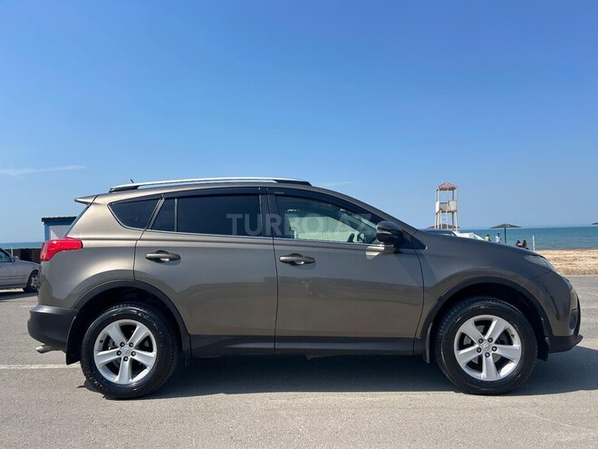 Toyota RAV4-7