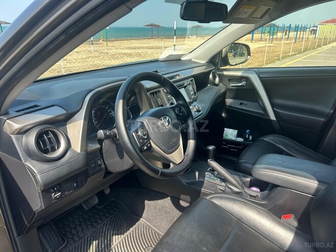 Toyota RAV4-6