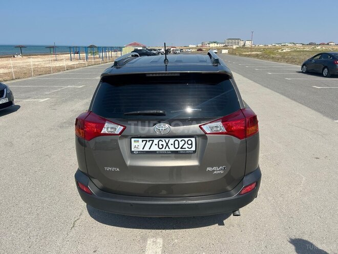 Toyota RAV4-4
