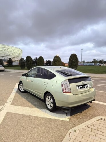 Toyota Prius-7