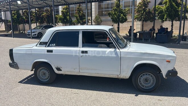 LADA (VAZ) 2107-4