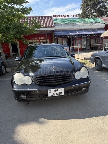 Mercedes C 320-1