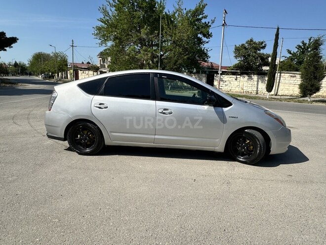 Toyota Prius-5