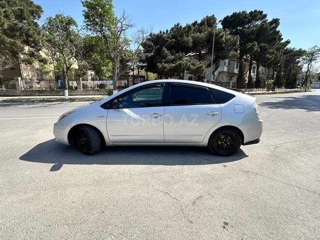 Toyota Prius-4