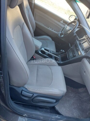 Hyundai Sonata-7