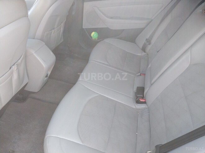 Hyundai Sonata-5