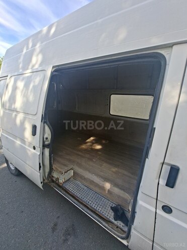 Ford Transit-4