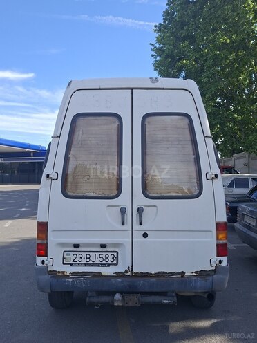 Ford Transit-6