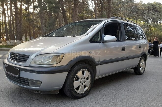 Opel Zafira-12