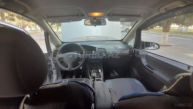Opel Zafira-2