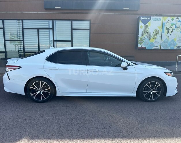 Toyota Camry-6