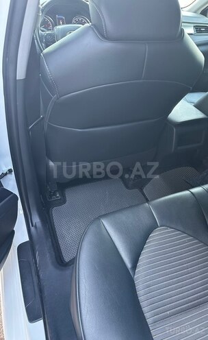 Toyota Camry-11