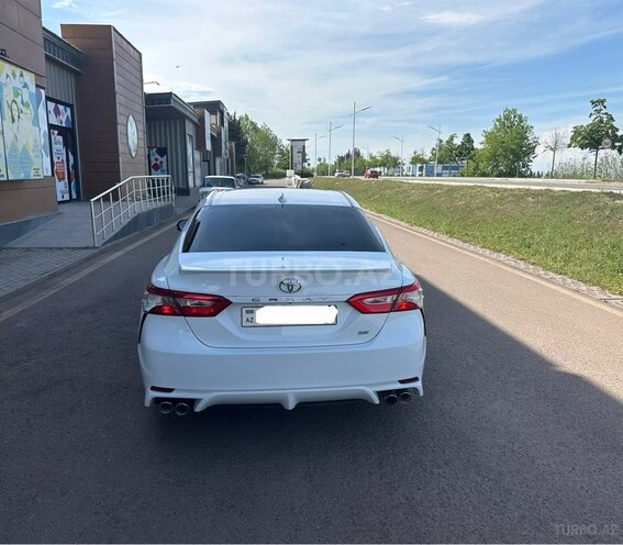 Toyota Camry-5