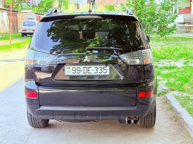Mitsubishi Outlander-6
