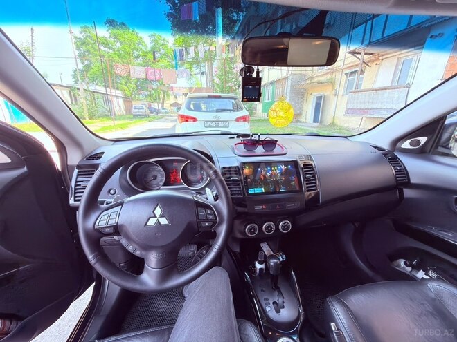 Mitsubishi Outlander-8