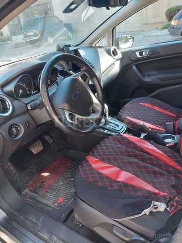 Ford Fiesta-5