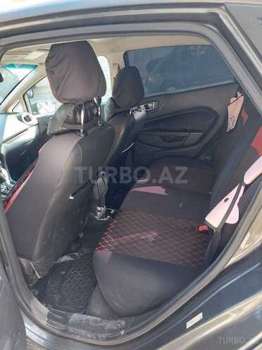 Ford Fiesta-6