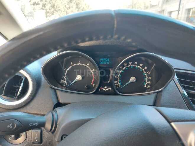 Ford Fiesta-7