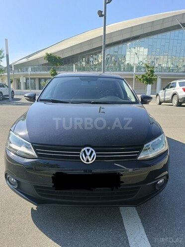 Volkswagen Jetta-1