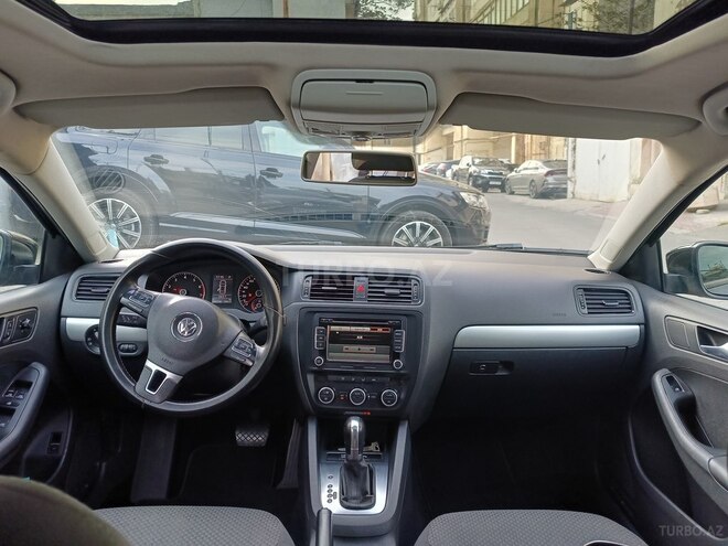 Volkswagen Jetta-3