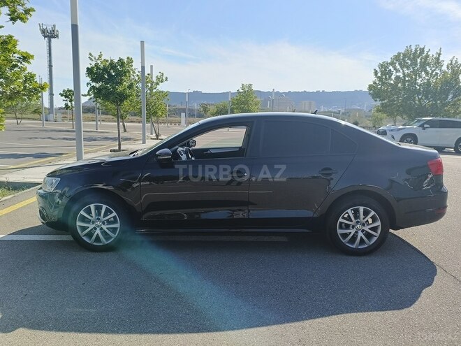 Volkswagen Jetta-8