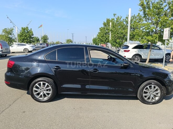 Volkswagen Jetta-5