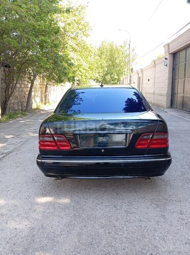 Mercedes E 240-6