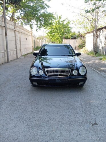 Mercedes E 240-2