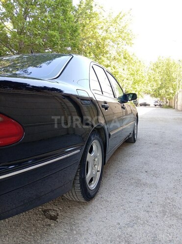 Mercedes E 240-15