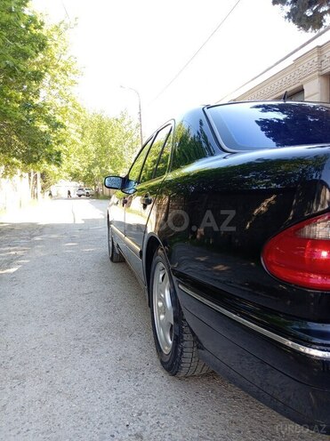 Mercedes E 240-16