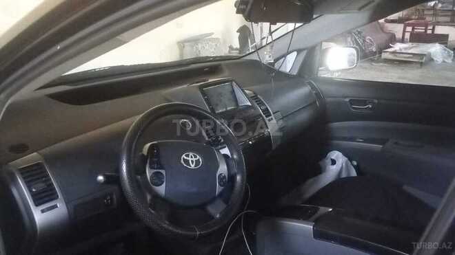 Toyota Prius-8