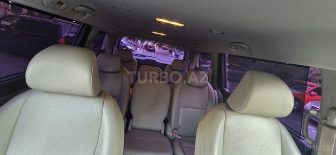 Kia Carnival-9