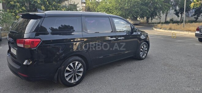 Kia Carnival-4