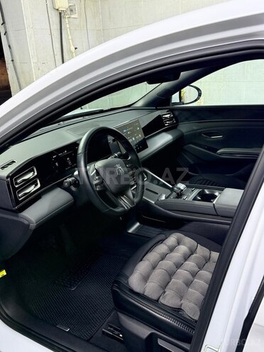 BYD Qin L-8