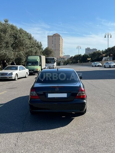 Mercedes E 220-2